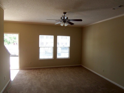 Building Photo - 1621 Love Ave