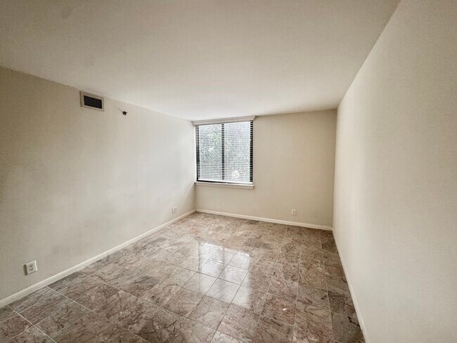 Building Photo - 3525 Sage Rd
