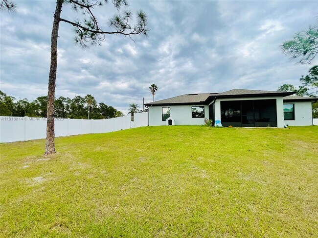 Building Photo - 1703 Edison Ave