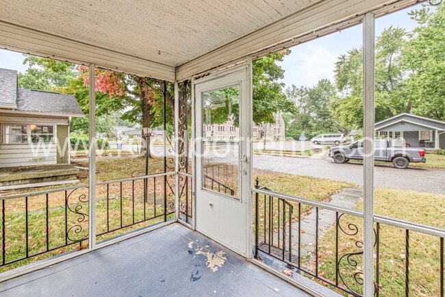 Building Photo - 4925 Crittenden Ave