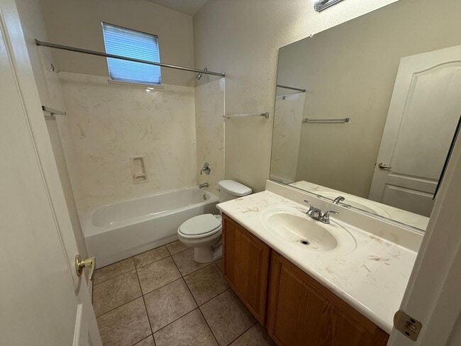 Building Photo - 432 W Carob Dr