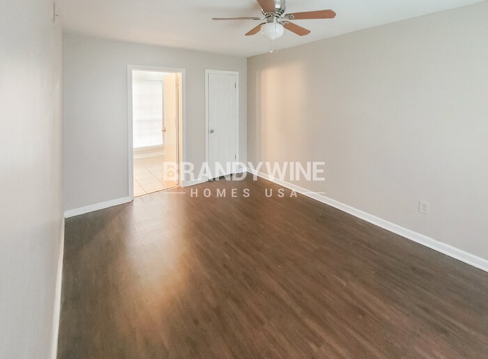 Building Photo - 4534 Valley Stream Dr