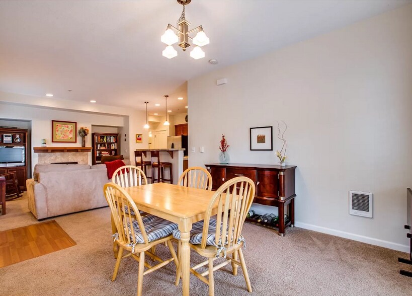 Building Photo - 10829 NE Red Wing Way