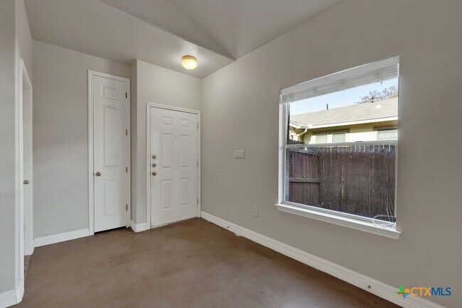 Building Photo - 388 E Faust St