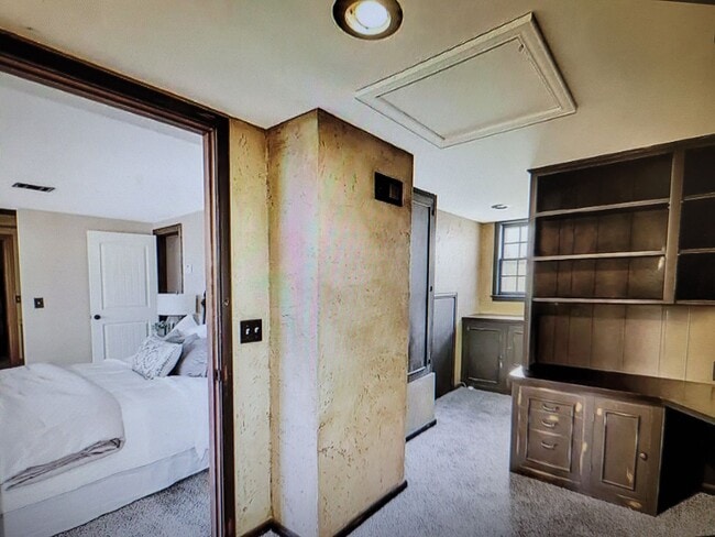 Building Photo - 3 Bed  2 1/2 Bath