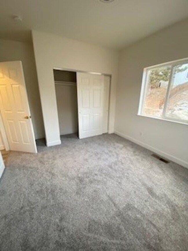 Building Photo - 3569 Mashie Court