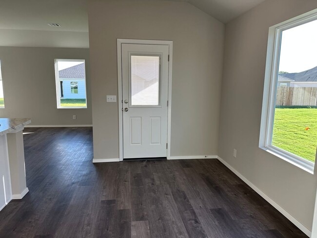 Building Photo - Brand-new 3 bedroom, 2 bath home located i...
