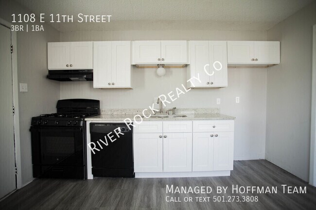 Building Photo - 1108 E 11th St