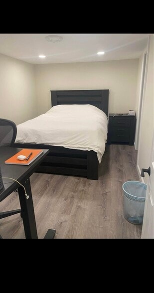 Bedroom - 33 Bridge St