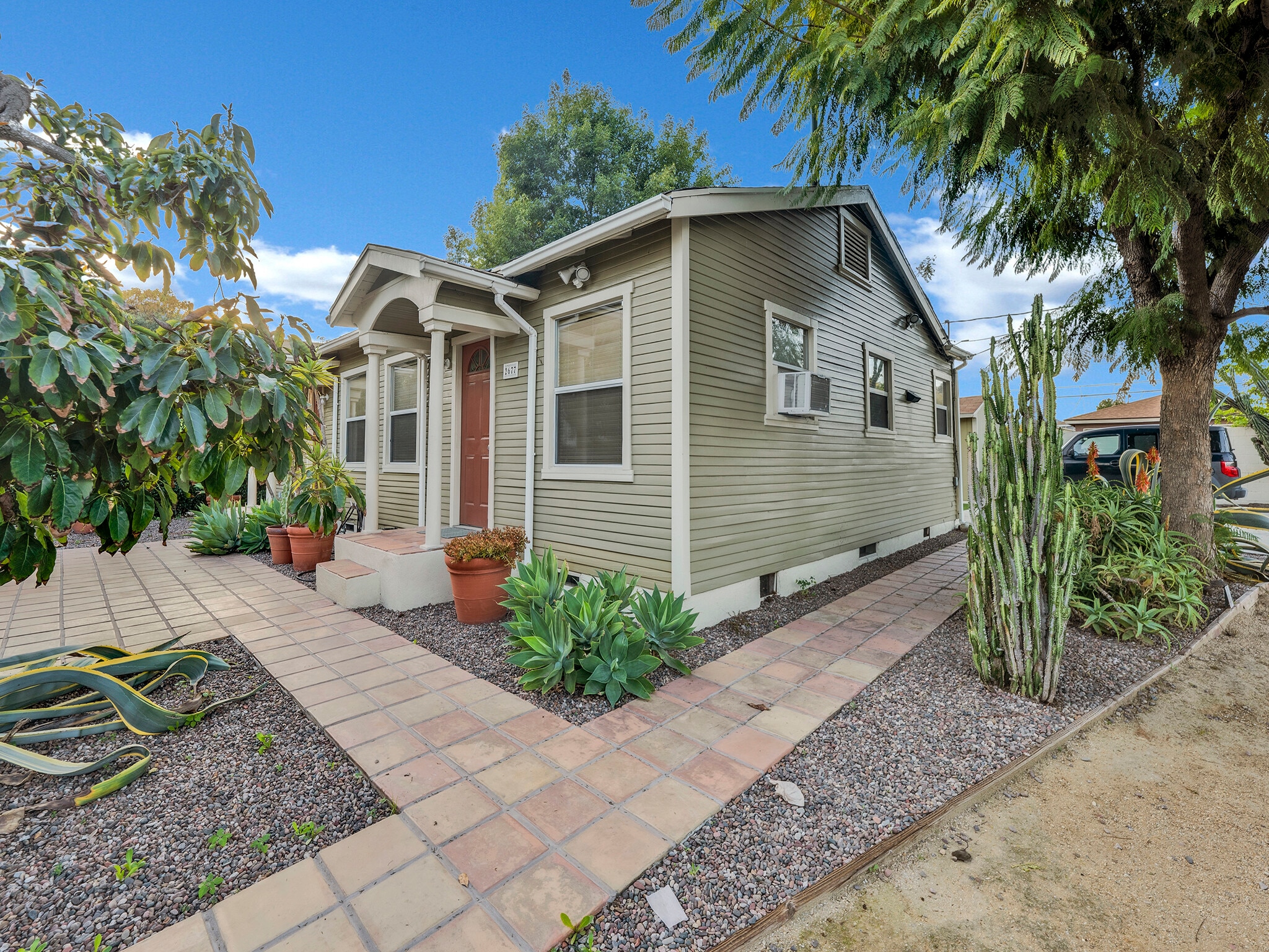 Building Photo - 2677 Rich St