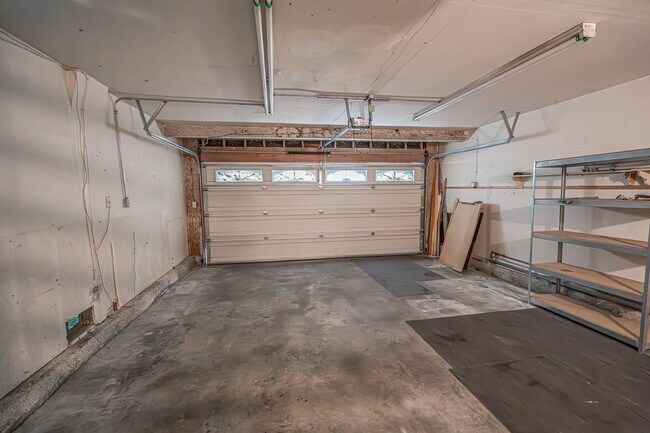 Building Photo - 26911 Terri Dr