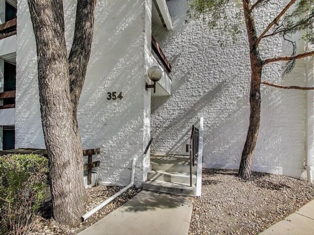 Building Photo - 354 W Miner St