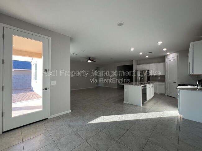 Building Photo - 3435 S 177th Dr