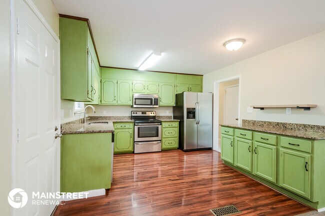 Building Photo - 19 Eddings Ln