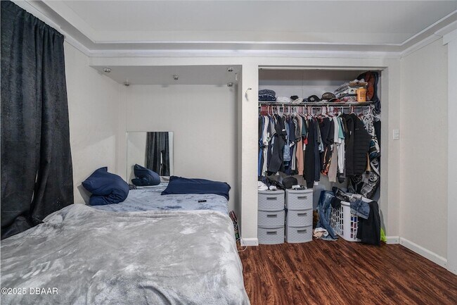 Building Photo - 121 Bellevue Ave