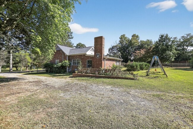 Building Photo - 3525 E Ridge Rd