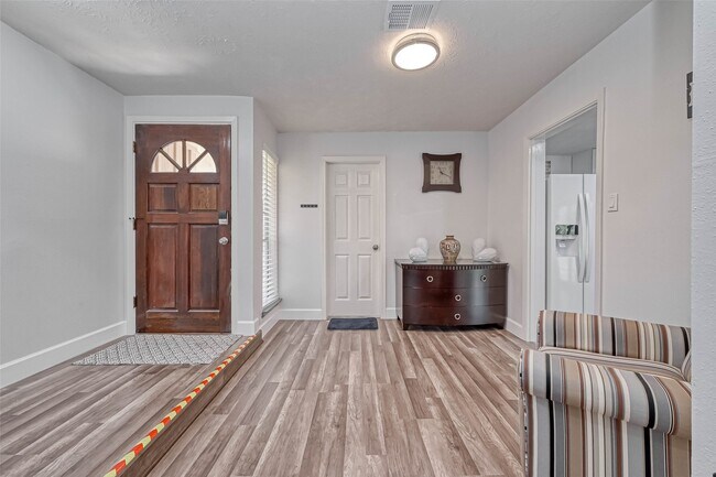 Building Photo - 11618 Corona Ln