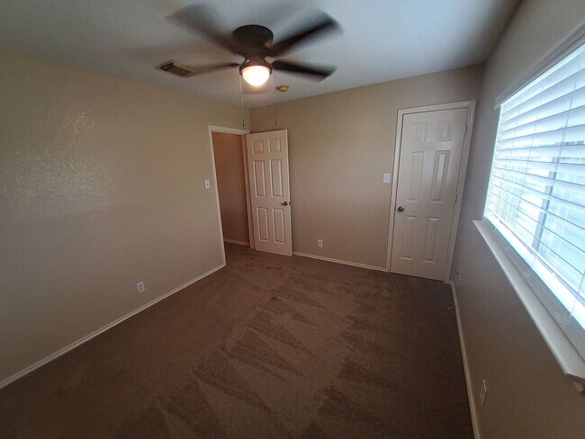 Building Photo - 14819 Mountainside Ridge