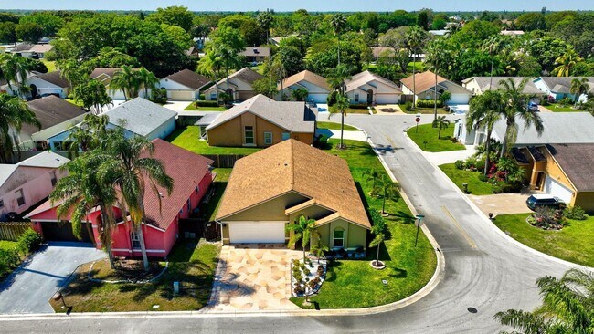 Building Photo - Waterway Cove