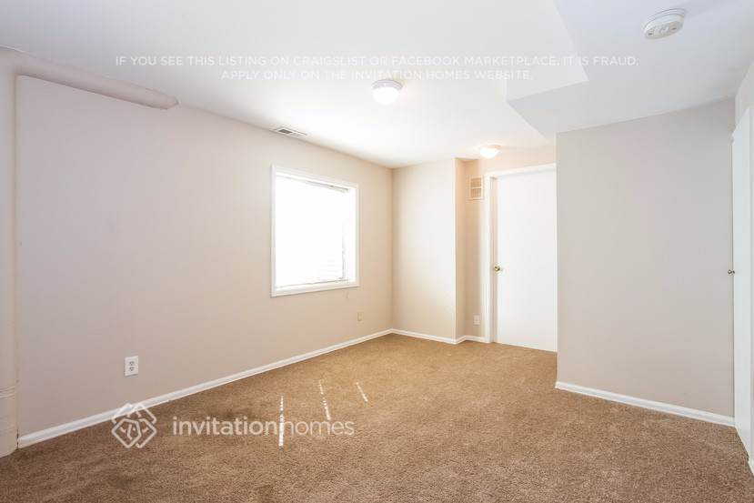 Building Photo - 5388 E 129th Ave