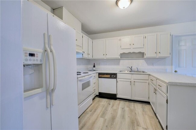 Building Photo - 1252 Minhinette Dr