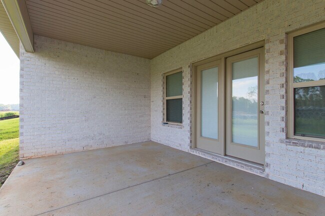 Building Photo - 28346 Saddle Spgs Dr NW