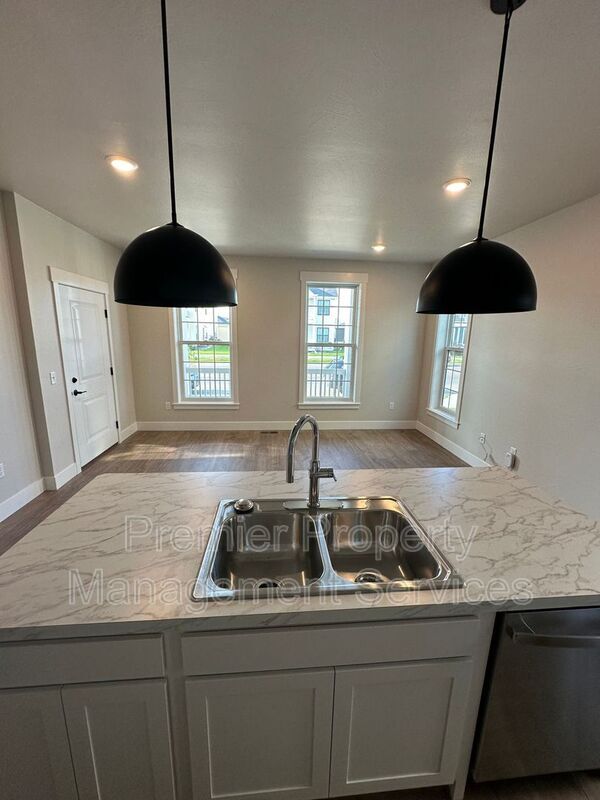 Building Photo - 6023 Elysian Rd