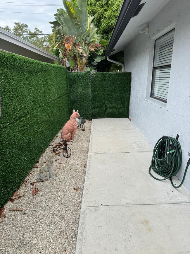 Building Photo - 3532 N Dixie Hwy