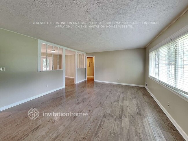 Building Photo - 759 Birchwood Ln SW