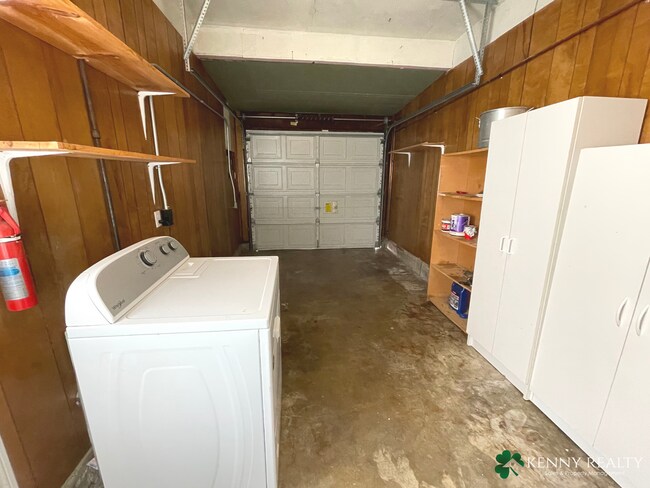 Building Photo - 3 Bedroom Home in Hayward