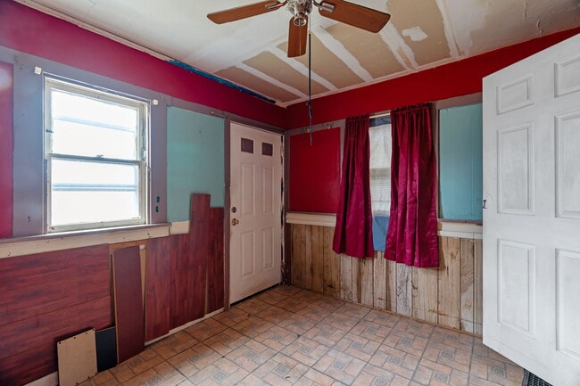 Building Photo - 5451 Genevieve Ave