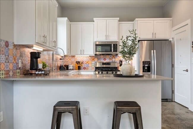 Building Photo - 6301 Santos St