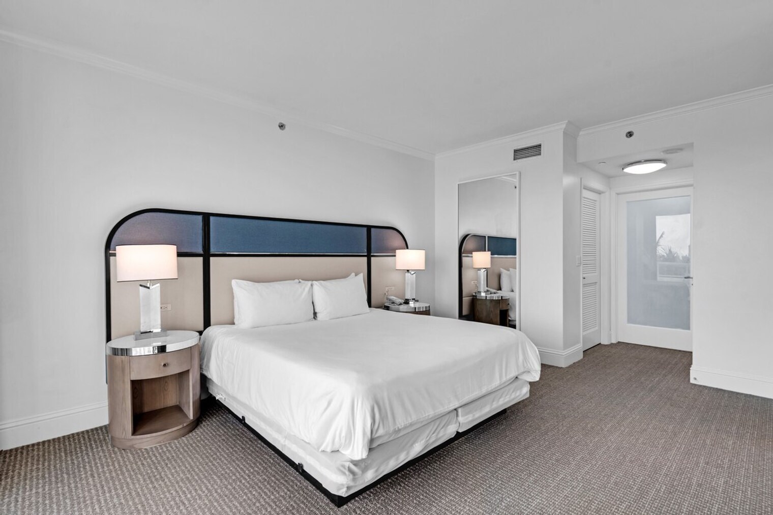 Building Photo - 4401 Collins Ave