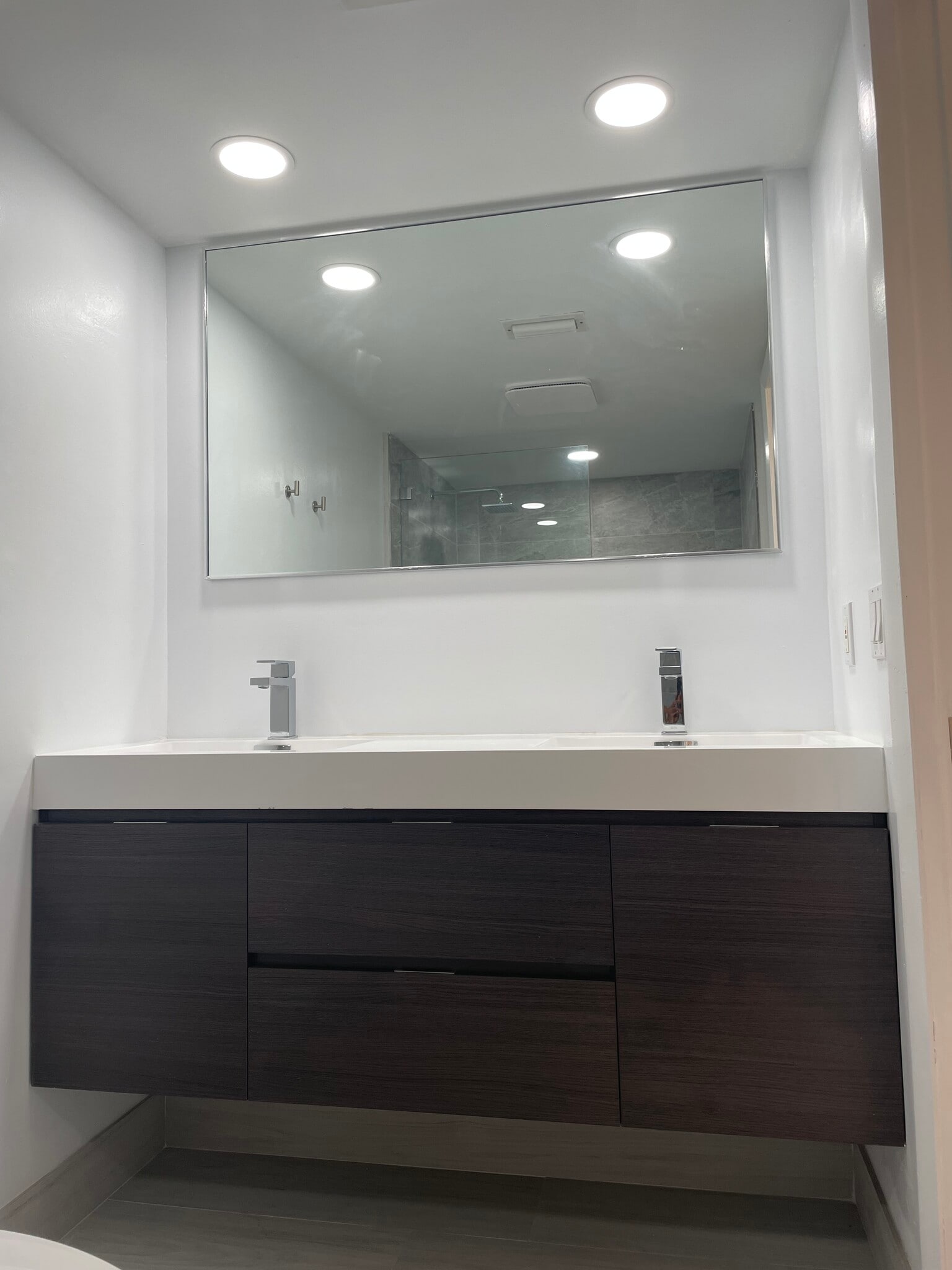 Building Photo - 3878 Victoria Dr