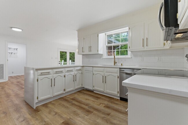 Building Photo - 308 Brookview Ct