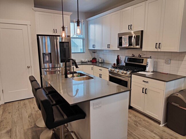 Building Photo - 10743 S Porcini Dr