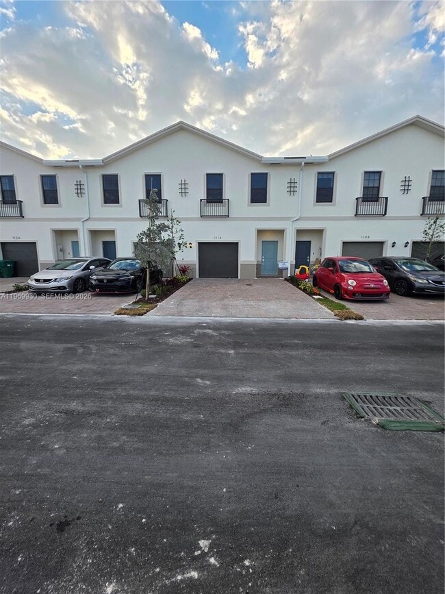 Building Photo - 1114 SW 9th Ave