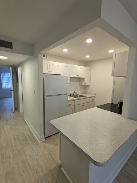 Building Photo - 359 S McMullen Booth Rd