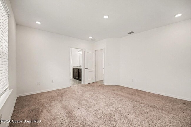 Building Photo - 849 Brookview Ln