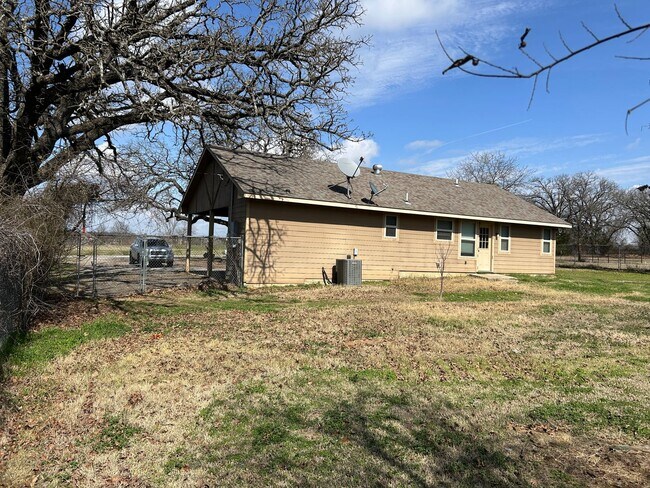 Building Photo - Cozy 2 Bed 2 Bath Home