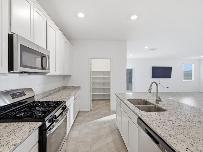 Building Photo - 12395 N Pomeroy Ave
