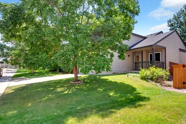 Building Photo - Charming 4 Bedroom 3 Bath in Highlands Ranch!