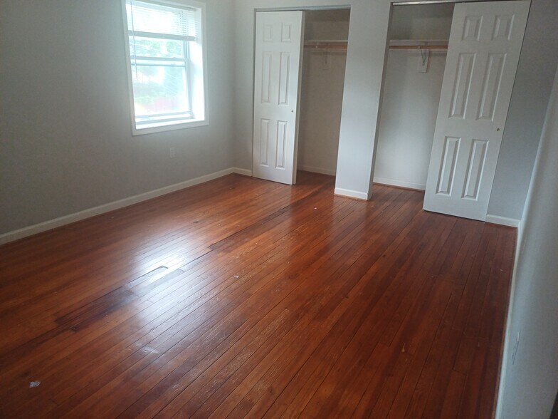 Bed 2 - 31 Wade Ave