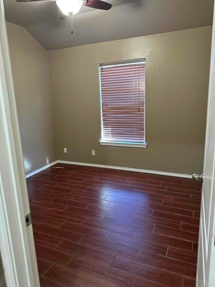 Building Photo - 5541 Medford Ct