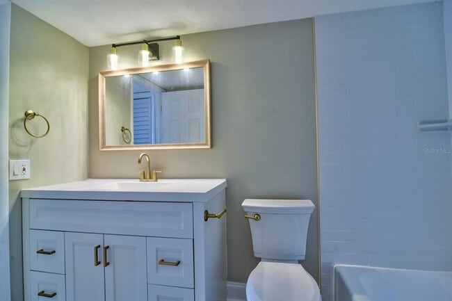 Building Photo - 4900 Brittany Dr S