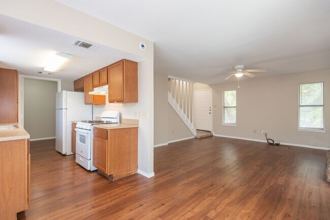 Building Photo - 6723 Lancret Hill Dr