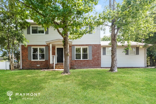 Building Photo - 265 Clearlake Dr W
