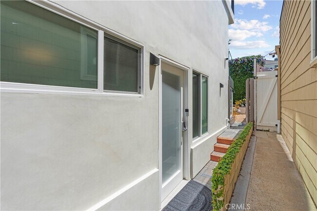 Building Photo - 149 Sunset Terrace
