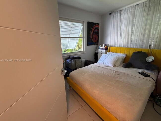 Building Photo - 441 NE 110th Terrace