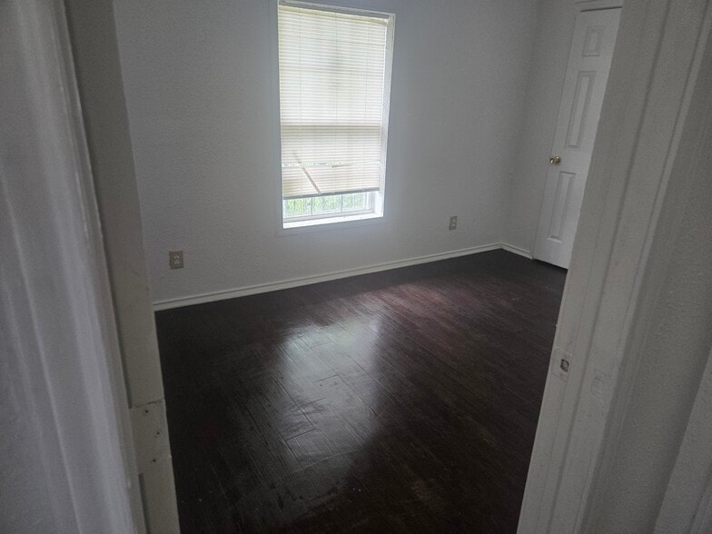 Building Photo - 3416 Wendelkin St
